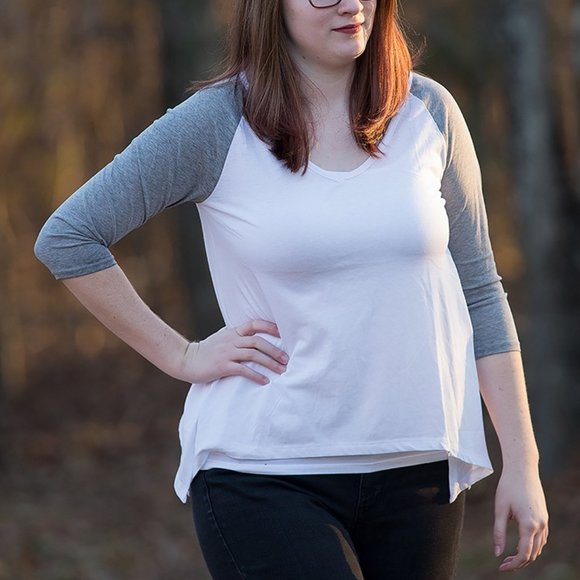 Derek Heart Gray & White Top NWOT Sizes S, M, L - Picture 1 of 2